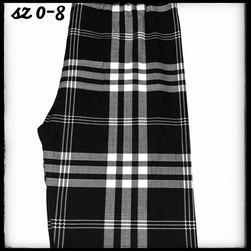 SALE!!! OS Black & White Plaid Holiday Leggings